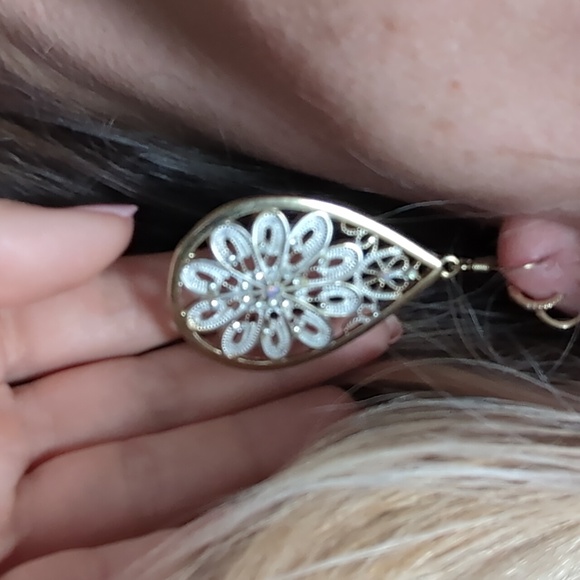 Lightweight Dangles - Picture 5 of 5